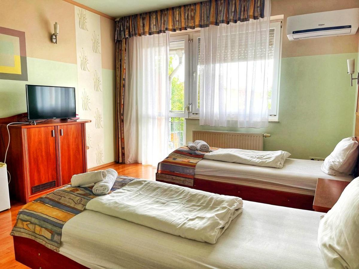 Hotel Alkotmany Vendeghaz Sárvár Exterior foto